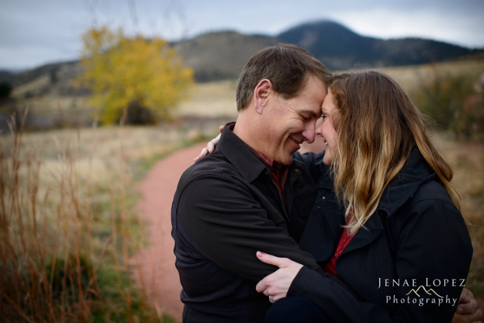 red-rocks-colorado-fall-engagement-photography-10